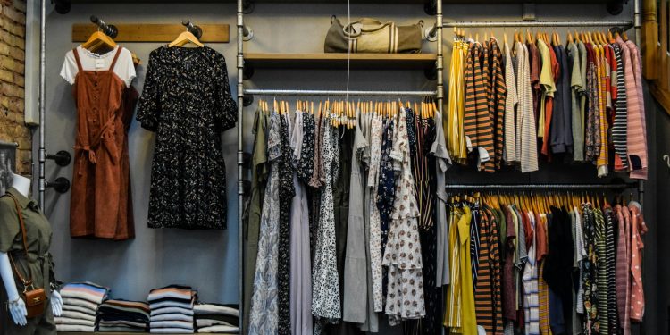 Consumer Data Security: Challenges in the Online Shopping Industry